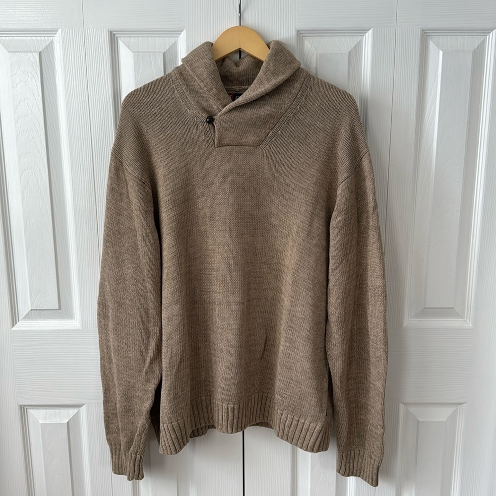 Men’s Tan Crewneck Sweater. Size XXL